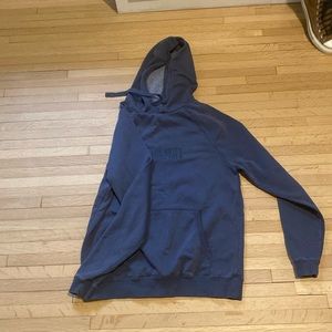 Taylor Swift, dark blue hoodie